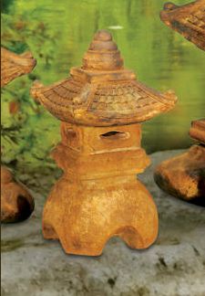 Small Great Roof Pagoda Lantern by Henri Studio